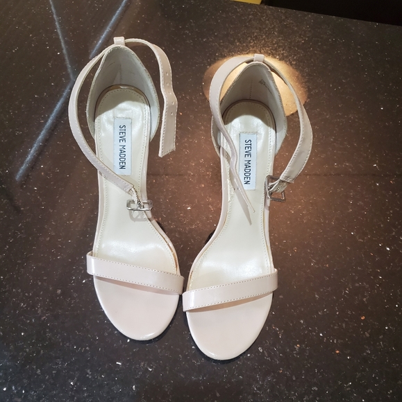 Steve Madden Shoes - 2 for 20$👈Steve Madden Nude Strappy Heels